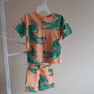 2 for $20 Two piece matching set Alligators!